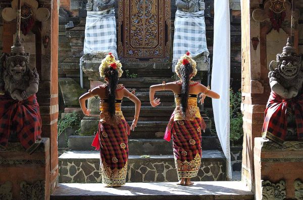 Modernusis Singapūras ir dvasingasis Balis su poilsiu kurorte prie Indijos vandenyno 14d.