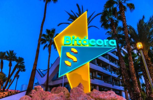 Plaja de las Amerikas. Pabėkite nuo žiemos su šeima į šiltą, saulėtą ir linksmybių kupiną salą - TENERIFĘ. Skrydis, 7n. viešbutyje BITACORA 4*, su pusryčiais ir vakariene - nuo 685 €!