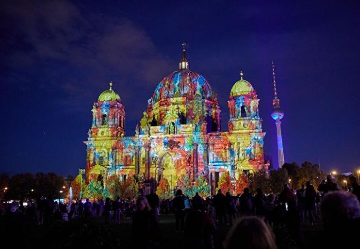 21 – asis ŠVIESŲ FESTIVALIS BERLYNE 3d.