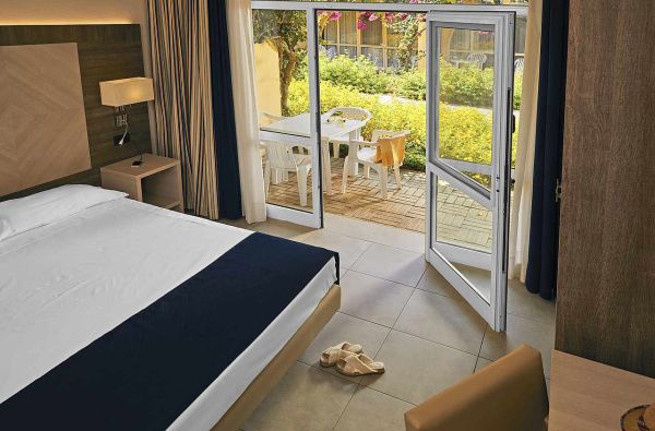 KALABRIJA -gyva,autentiška,nepaliesta!Pasukite laimės ratą ir rudenį ilsėkitės Italijoje! Skoniais stebinanti virtuvė,žydro vandens skalaujami paplūdimiai ir kerintys peizažai.Skrydis,7n. 4* viešbutyje MAGIC LIFE CALABRIA su „viskas įskaičiuota" maitinimu