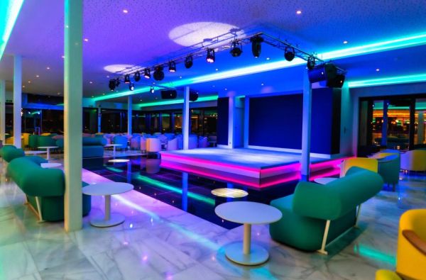 Plaja de las Amerikas. Pabėkite nuo žiemos su šeima į šiltą, saulėtą ir linksmybių kupiną salą - TENERIFĘ. Skrydis, 7n. viešbutyje BITACORA 4*, su pusryčiais ir vakariene - nuo 685 €!