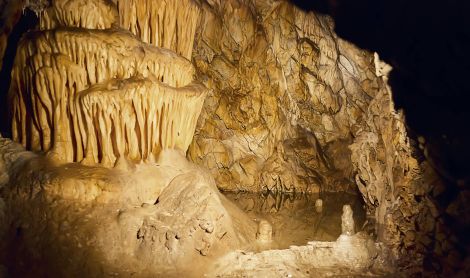 Čekija. Macochos urvai.