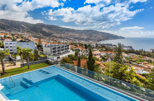 Funšalis. Jaukiam, romantiškam poilsiui MADEIROJE. Skrydis, 7n. viešbutyje MADEIRA PANORAMICO 4* su pusryčiais ir vakarienėmis - nuo 689 €!