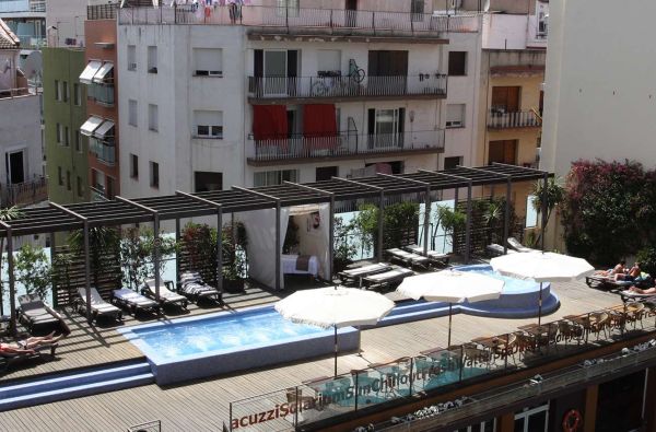 LLoret de Maras. Mėgstantiems būti šurmulio sūkuryje, siūlome apsistoti - Lloret de Maro centre - Ispanija. Skrydis, 7n. viešbutyje ALEGRIA PLAZA PARIS 4*, su pusryčiais - nuo 575 €!