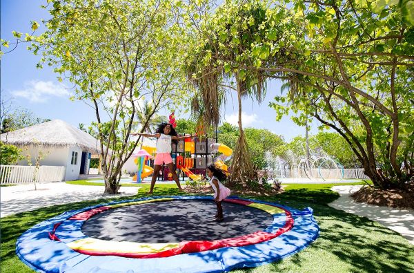 Aktyvios šeimos atostogos Maldyvuose! Skrydis, pervežimas ir 7 n. viešbutyje KANDIMA 5* su pusryčiais ir vakarienėmis plius