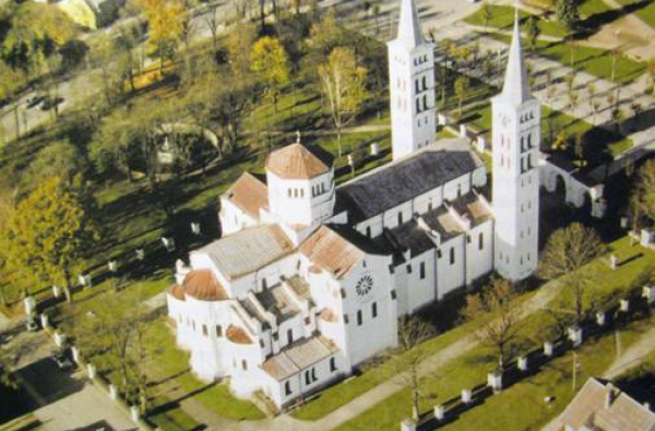 Susitikime dvaro alėjoje 1d.