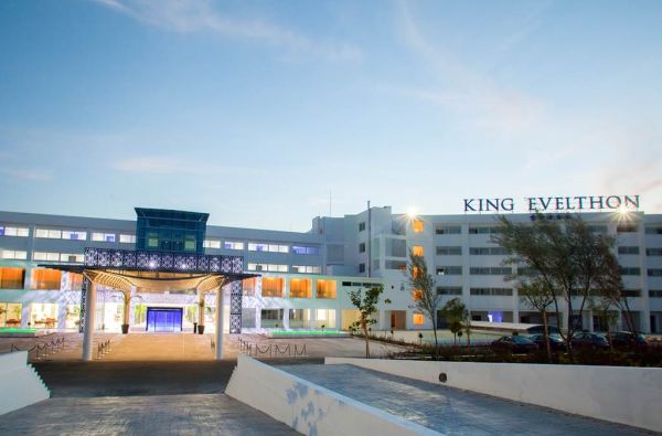 Kvapą gniaužiančios atostogos Kipre 5*  viešbutyje King Evelthon Beach & Resort