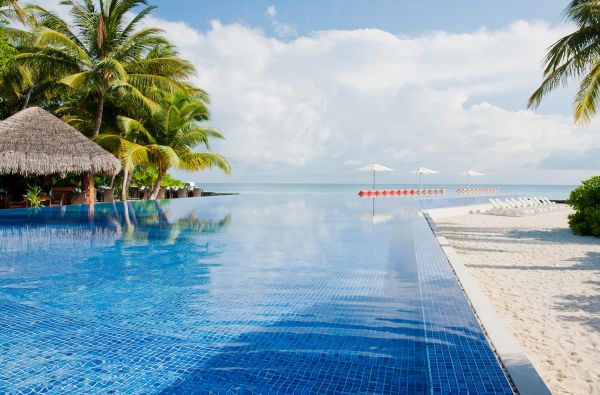 Šeimos atostogos Maldyvuose! Skrydis, pervežimas ir 7 n. viešbutyje KURAMATHI MALDIVES 4+*