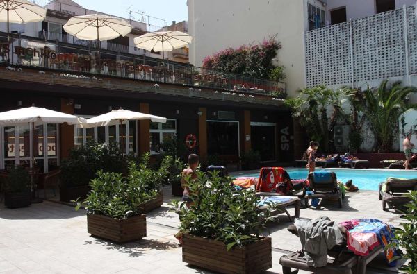 LLoret de Maras. Mėgstantiems būti šurmulio sūkuryje, siūlome apsistoti - Lloret de Maro centre - Ispanija. Skrydis, 7n. viešbutyje ALEGRIA PLAZA PARIS 4*, su pusryčiais - nuo 575 €!