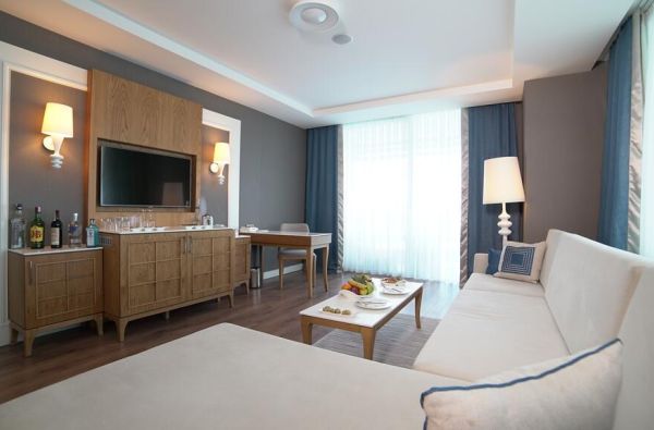 BELEKAS. Pabodo žiūrėti į kompiuterį? Metas padėti darbus į stalčių. Pagalvokite apie saulę, krištolo skaidrumo jūrą ir pakvieskite save tuo pasilepinti. Skrydis, 7 n. 5* SUENO HOTELS DELUXE BELEK viešbutyje su „ultra viskas įskaičiuota“ maitinimu!Tobula!