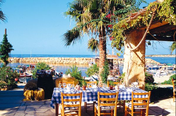 Pavargote nuo kasdieninės rutinos? Palikite ją už durų ir keliaukite ilsėtis į nuostabaus grožio salą Kiprą su viskas įskaičiuota maitinimo sistema viešbutyje Coral Beach & Resort 5*