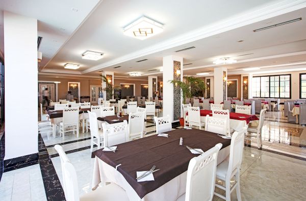 Patrauklus pasiūlymas ALBANIJOJE. Skrydis, 7n. puikiame viešbutyje MELI HOLIDAY 4* su „viskas įskačiuota“ – 599 €!