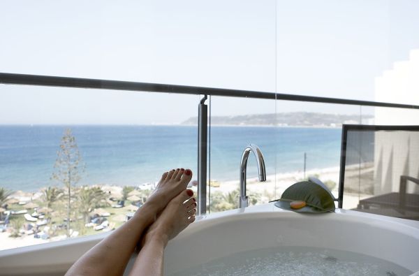 RODAS. Tik suaugusiems. Skrydis, 7n.  viešbutyje THE IXIAN GRAND  5* su viskas įskaičiuota maitinimu.