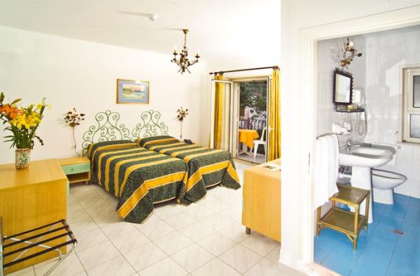 SICILIJA. Nepamirštamos atostogos tradiciniame sicilietiškame 3* viešbutyje šalia paplūdimio DA PEPPE. Skrydis, 7 nakvynės viešbutyje su pusryčiais arba pusryčiais ir vakarienėmis! Relaksas!