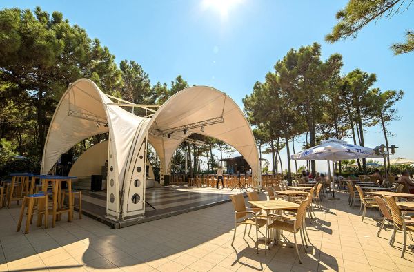 Poilsis prie jūros ALBANIJOJE. Skrydis, 7n. puikiame viešbutyje DOLCE VITA 4* su „viskas įskaičiuota“ – 699 €!