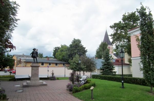 Artimoje, bet kitokioje Estijoje