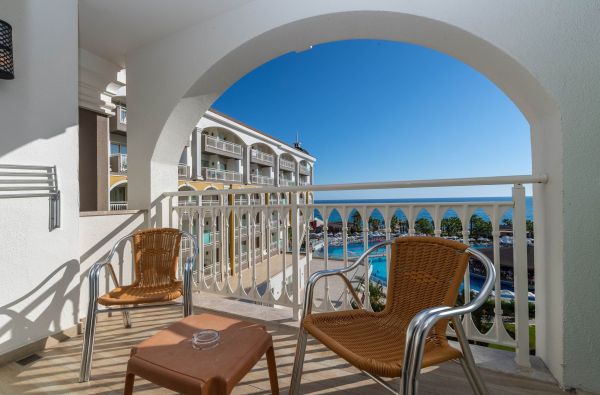 ALANIJA. Saulėtos atostogos. Skrydis, 7n. puikiame KIRMAN HOTELS SIDERA LUXURY & SPA 5* su viskas įskaičiuota plius maitinimu!