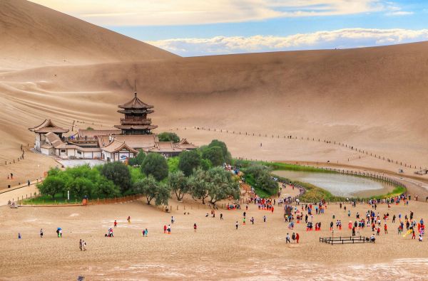 Laukiniai Vakarai Kinijoje Šilko keliu palei Didžiąją kinų sieną, budistinius grotus ir gamtos fantazijas su Avataro kalnais16d.