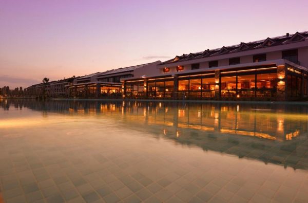 FETIJA. Tikras poilsis ir atsipalaidavimas saulėtoje Turkijoje 5* viešbutyje Jiva Beach Resort. Jūsų šeimos vasariškos atostogos – skrydis, 7 nakvynės su maitinimu „viskas įskaičiuota plius“.