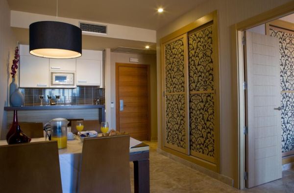 BENALMADENA. Truputis egzotikos išsiilgusiems – Pietų Ispanijoje. Skrydis, 7n. viešbutyje HOLIDAY WORLD POLYNESIA HOTEL 4*, su pusryčiais - nuo 829 €!