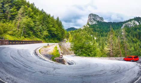 Rumunija. Bikazo kalnų tarpeklis.