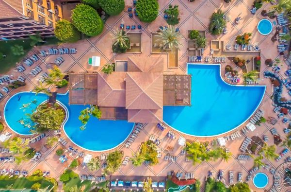 La Kaleta. Romantiškas poilsis nuolatos žaliuojančioje ir saulėtoje TENERIFĖJE. Skrydis, 7n. viešbutyje H10 COSTA ADEJE PALACE 4*, su pusryčiais ir vakariene - nuo 845 €!