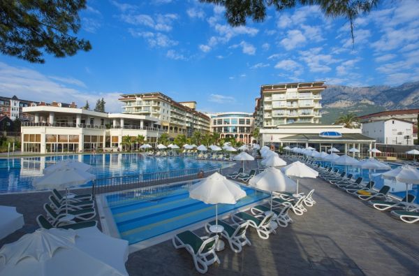 KEMERAS. Sužvejokite vasaros atostogas jau dabar! Poilsiaukite stilingame BARUT KEMER COLLECTION 5* viešbutyje Turkijoje ir mėgaukitės pasaulinio lygio aptarnavimu! Skrydis, 7 nakvynės 5* viešbutyje su „ultra viskas įskaičiuota“ maitinimu