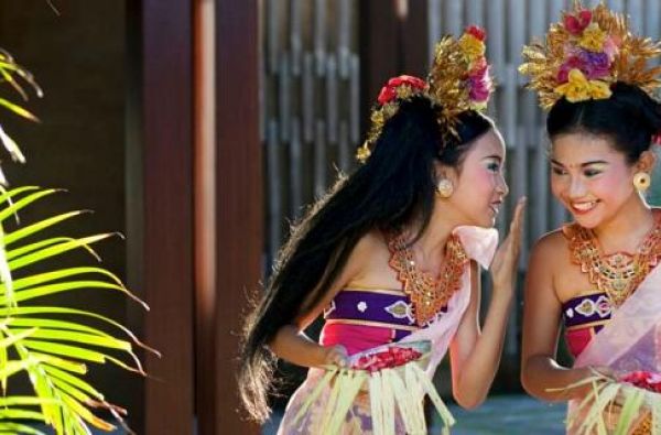 Modernusis Singapūras ir dvasingasis Balis su poilsiu kurorte prie Indijos vandenyno 14d.