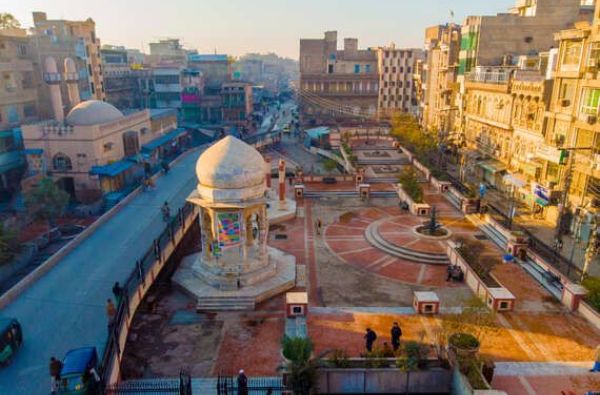 (Ne)atrastasis Pakistanas: kelionė laiku per budų paslaptis, imperijų citadeles ir paslaptingus slėnius