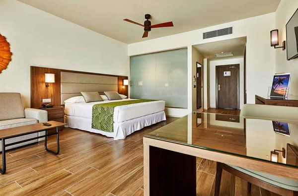 Nuotaikingos atostogos Maldyvuose! Skrydis, pervežimas ir 7 n. viešbutyje RIU PALACE MALDIVAS 5* su "viskas įskaičiuota"