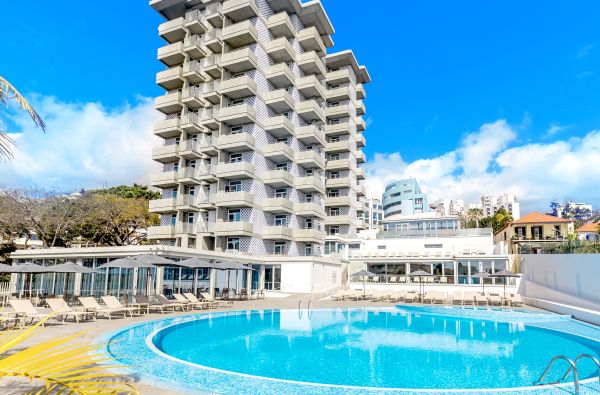 Funšalis. Stilingas, tik suaugusiems skirtas viešbutis MADEIROJE. Skrydis, 7n. viešbutyje ALLEGRO MADEIRA 4*, su pusryčiais ir vakarienėmis - nuo 679 €!