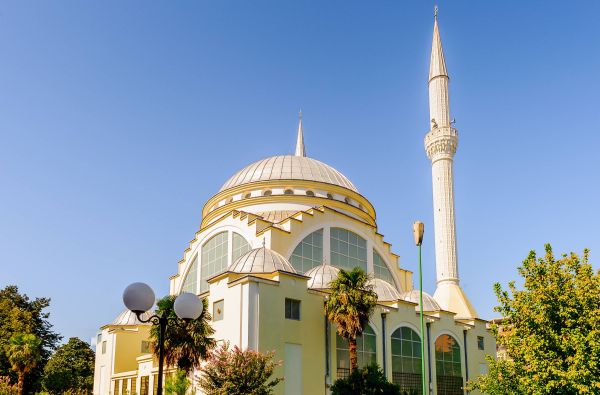 Albanija - lyg miglose skendintis labirintas 12d.