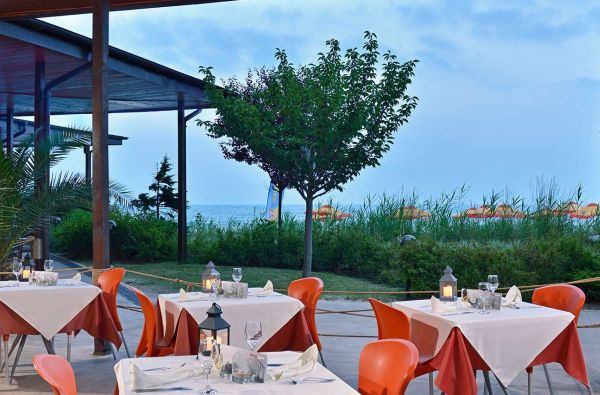 Smagių akimirkų kupinos atostogos Bulgarijoje 4* viešbutyje SOL LUNA BAY RESORT su skrydžiu ir maitinimu „viskas įskaičiuota“