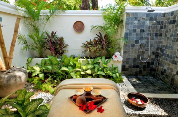 Romantiškos atostogos Maldyvuose! Skrydis, pervežimas ir 7 n. viešbutyje KURUMBA MALDIVES 5* su pusryčiais ir vakarienėmis