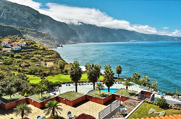 Ponta Delgada. Neužmirštamos atostogos MADEIROJE. Skrydis, 7n. viešbutyje MONTE MAR PALACE 4* su pusryčiais ir vakarienėmis - tik nuo 599 € !