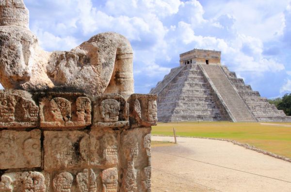 Liepsningoji Meksika su Mirusiųjų dienos fantasmagorija ir poilsiu Kankūne 15d.