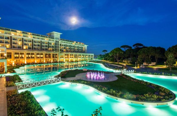 BELEKAS. Pasinerkite į Turkijos teikiamus malonumus VIP klasės 5* viešbutyje RIXOS PREMIUM BELEK - 7 nakvynės su skrydžiu ir maitinimu "ultra viskas įskaičiuota"