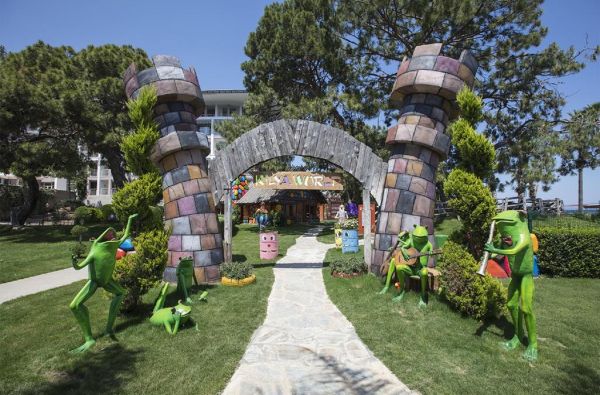 KEMERAS. Sunku atsispirti mintims apie atostogas?Sustok akimirka žavinga.Jūs jų nusipelnėte. Tad nieko nelaukite ir kraukitės lagaminus. Keliaujam į saulėtąją Turkiją.Skrydis,7 n. 5* KILIKYA PALACE GOYNUK viešbutyje su „ultra viskas įskaičiuota“ maitinimu