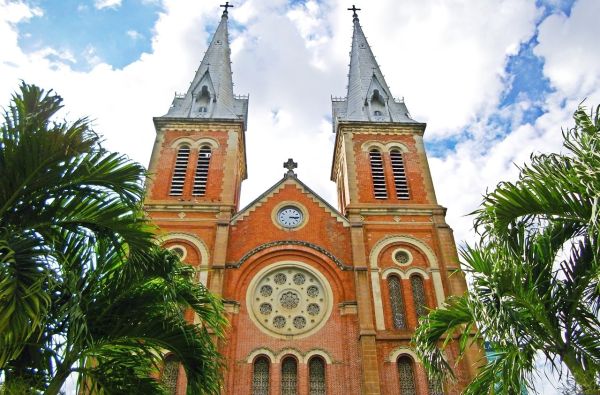 Naujųjų metų sutikimas laive Ha Long įlankoje, poilsis prie Pietų Kinijos jūros ir pažintinė programa po Vietnamą 13d.