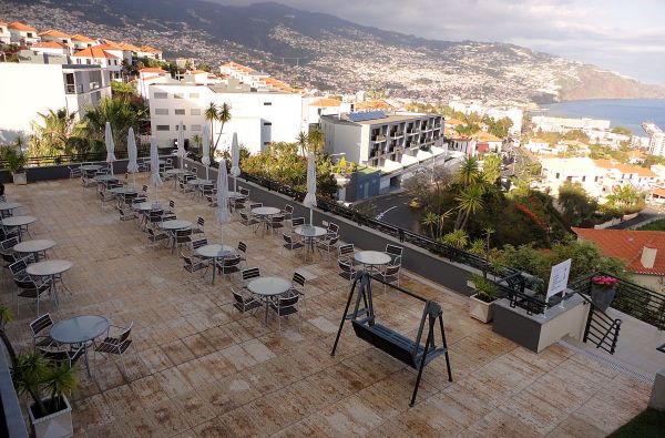 Funšalis. Jaukiam, romantiškam poilsiui MADEIROJE. Skrydis, 7n. viešbutyje MADEIRA PANORAMICO 4* su pusryčiais ir vakarienėmis - nuo 689 €!