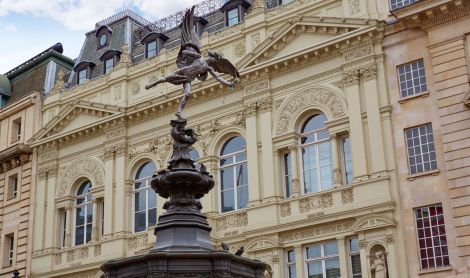 Anglija. Pikadilio aikštė.