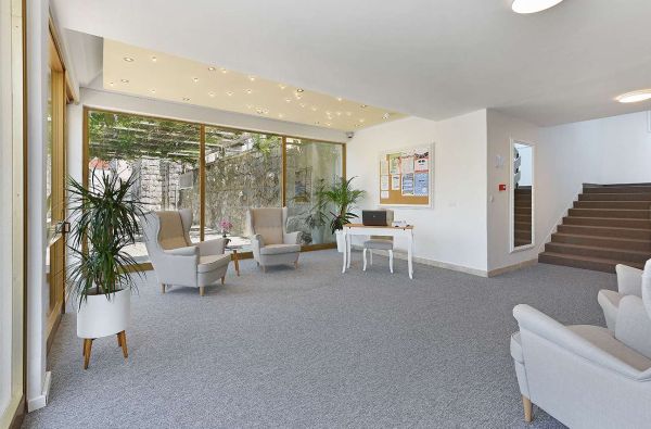 KROATIJA. Poilsis prie skaidrios Adrijos jūros. Skrydis, 7n. puikiame viešbutyje KOMODOR  3* su „pusryčiais“ – 645 €!