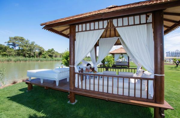 BELEKAS. Aktyvios vasaros atostogos Turkijoje su teniso rakete! TITANIC DELUXE GOLF BELEK 5* viešbutis – tobulas pasirinkimas aktyvaus poilsio mėgėjams! Skrydis, 7 nakvynės VIP klasės 5* viešbutyje su „ultra viskas įskaičiuota“ maitinimu