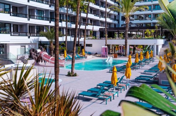 Plaja de las Amerikas. Pabėkite nuo žiemos su šeima į šiltą, saulėtą ir linksmybių kupiną salą - TENERIFĘ. Skrydis, 7n. viešbutyje BITACORA 4*, su pusryčiais ir vakariene - nuo 685 €!