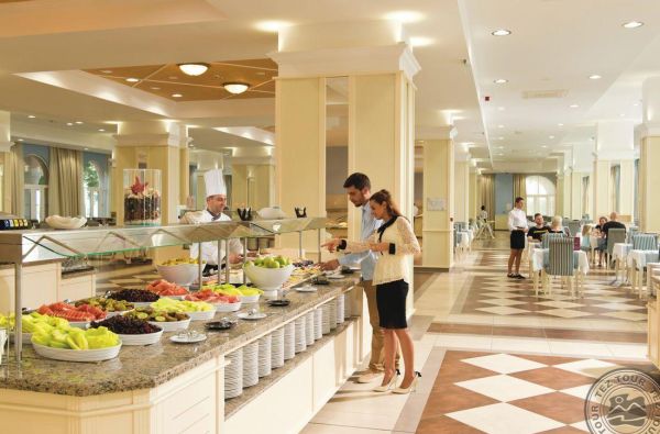 Kvapą gniaužiančios atostogos Bulgarijoje 4* viešbutyje RIU HELIOS su skrydžiu ir maitinimu „viskas įskaičiuota“