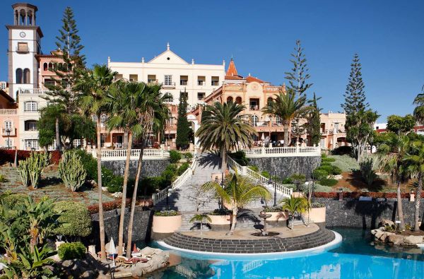 Kosta Adechė. Karališkos atostogos prabangiame viešbutyje TENERIFĖJE Skrydis, 7n. viešbutyje BAHIA DEL DUQUE 5*, su pusryčiais - nuo 1855 €!