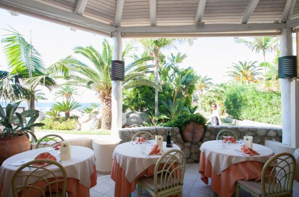 KALABRIJA.Ciao Bella! Atraskite kitokią Italiją. Piečiausioje dalyje - įspūdingos uolos, žydri ir ypatingai švarūs paplūdimiai. Skrydis, 7n. 4* viešbutyje VILLAGGIO CALA DI VOLPE su pusryčiais ir vakarienėmis!