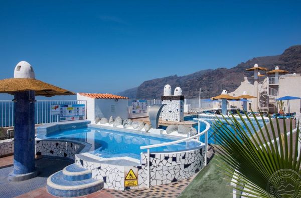 Puerto de Santiago. Aplankykite vieną gražiausių ir populiariausių salų žemėje - TENERIFĘ. Skrydis, 7n. viešbutyje VIGILIA PARK 2*, be maitinimo - nuo 510 €!