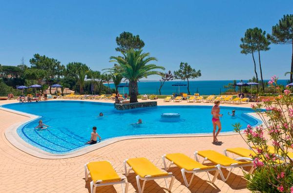 ALBUFEIRA. Kokybiškos atostogos ALGARVĖJE šeimoms su vaikais. Skrydis, 7n. viešbutyje ALFAGAR I VILLAGE 3*+, be maitinimo - nuo 595 €!