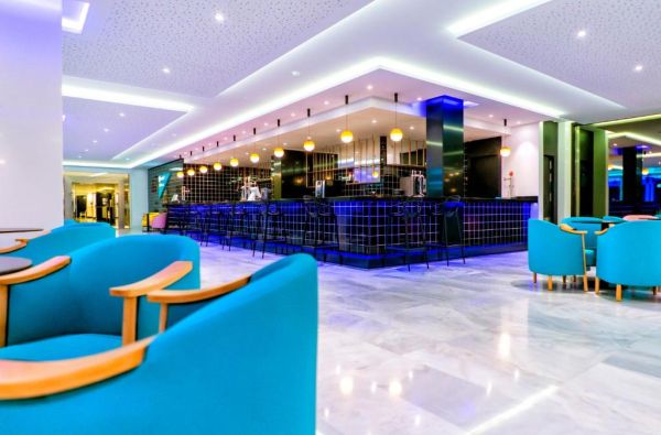 Plaja de las Amerikas. Pabėkite nuo žiemos su šeima į šiltą, saulėtą ir linksmybių kupiną salą - TENERIFĘ. Skrydis, 7n. viešbutyje BITACORA 4*, su pusryčiais ir vakariene - nuo 685 €!